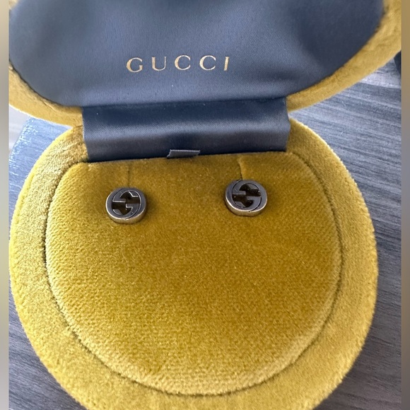 Gucci Interlocking G stud earring in silver - Picture 5 of 5